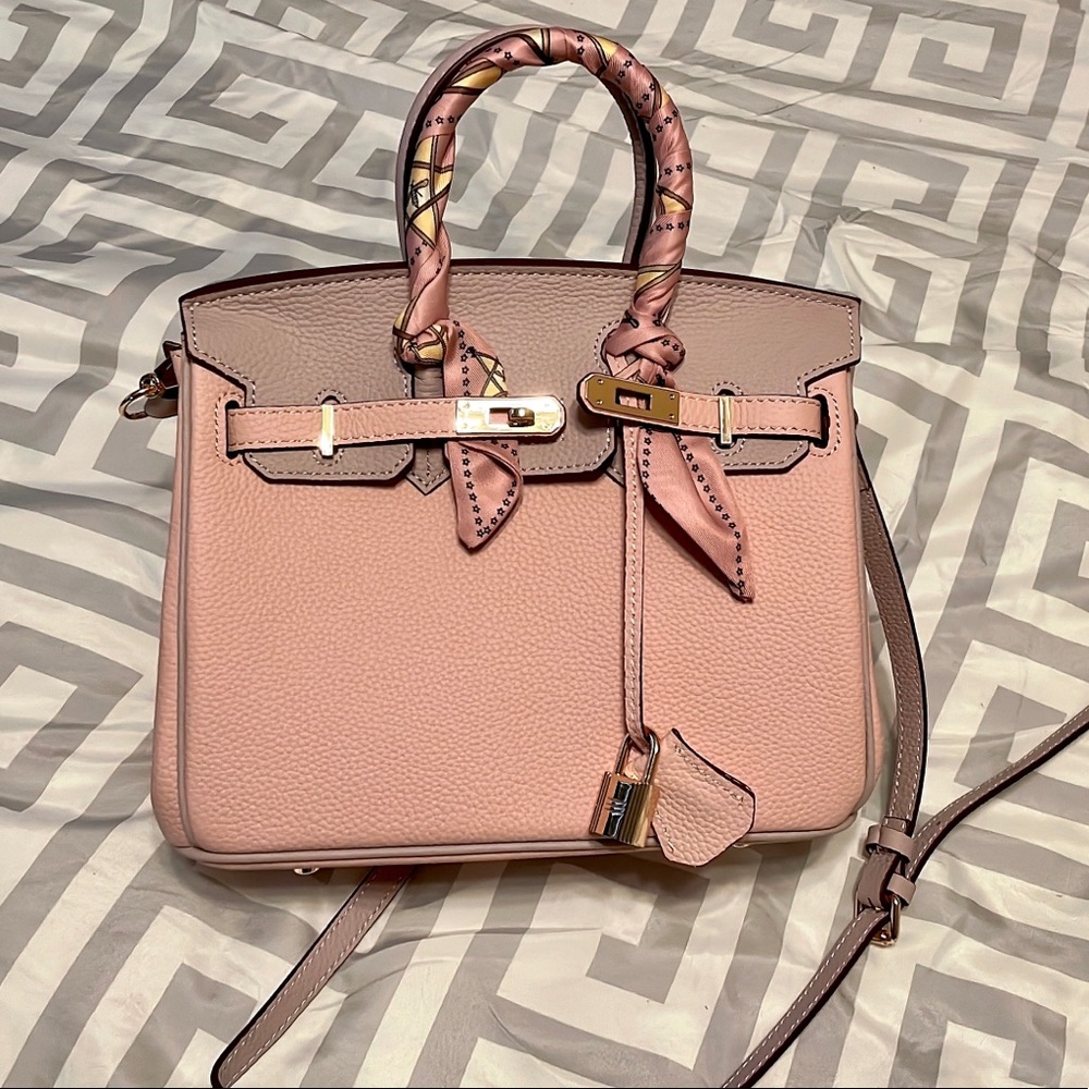 New Small Two Tone Color Stylish Soft Leather Bag 💼